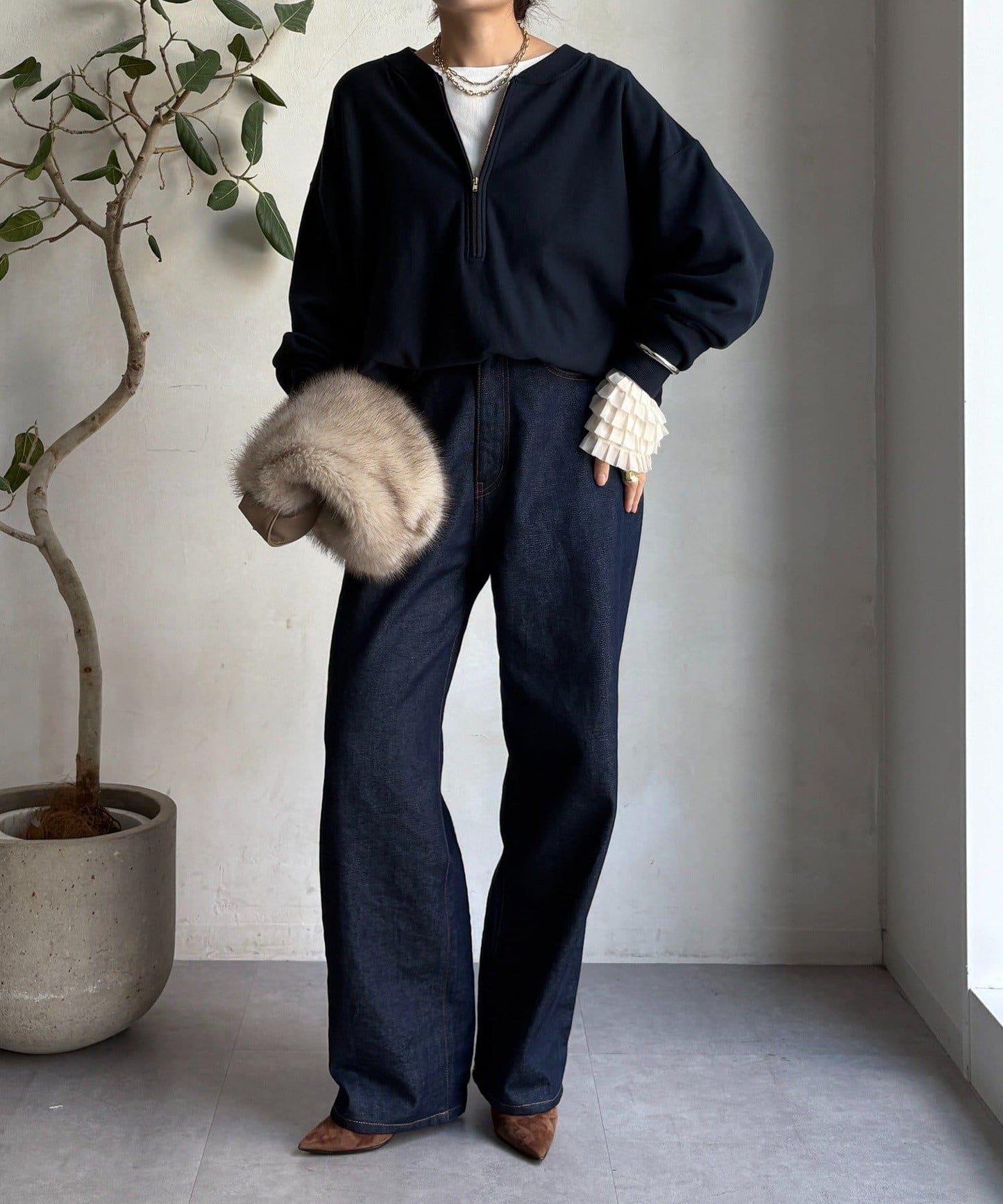 袖部荷葉邊上衣