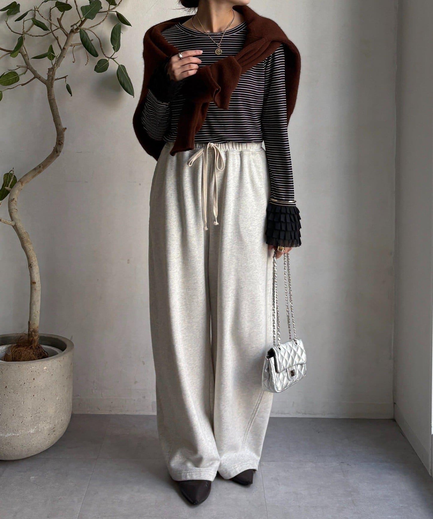 袖部荷葉邊上衣