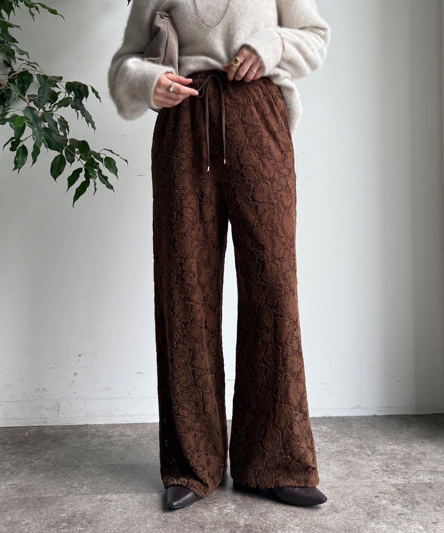 磨毛蕾絲休閒褲