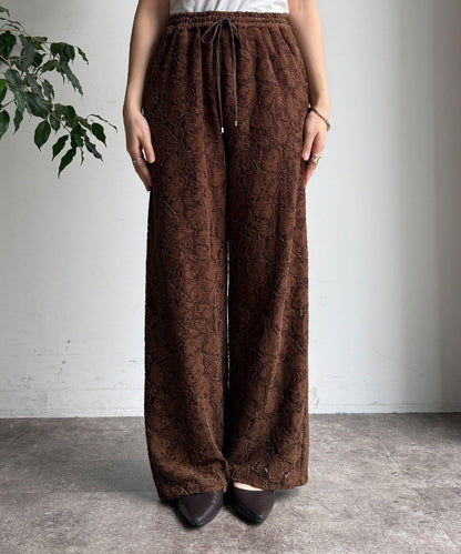 磨毛蕾絲休閒褲