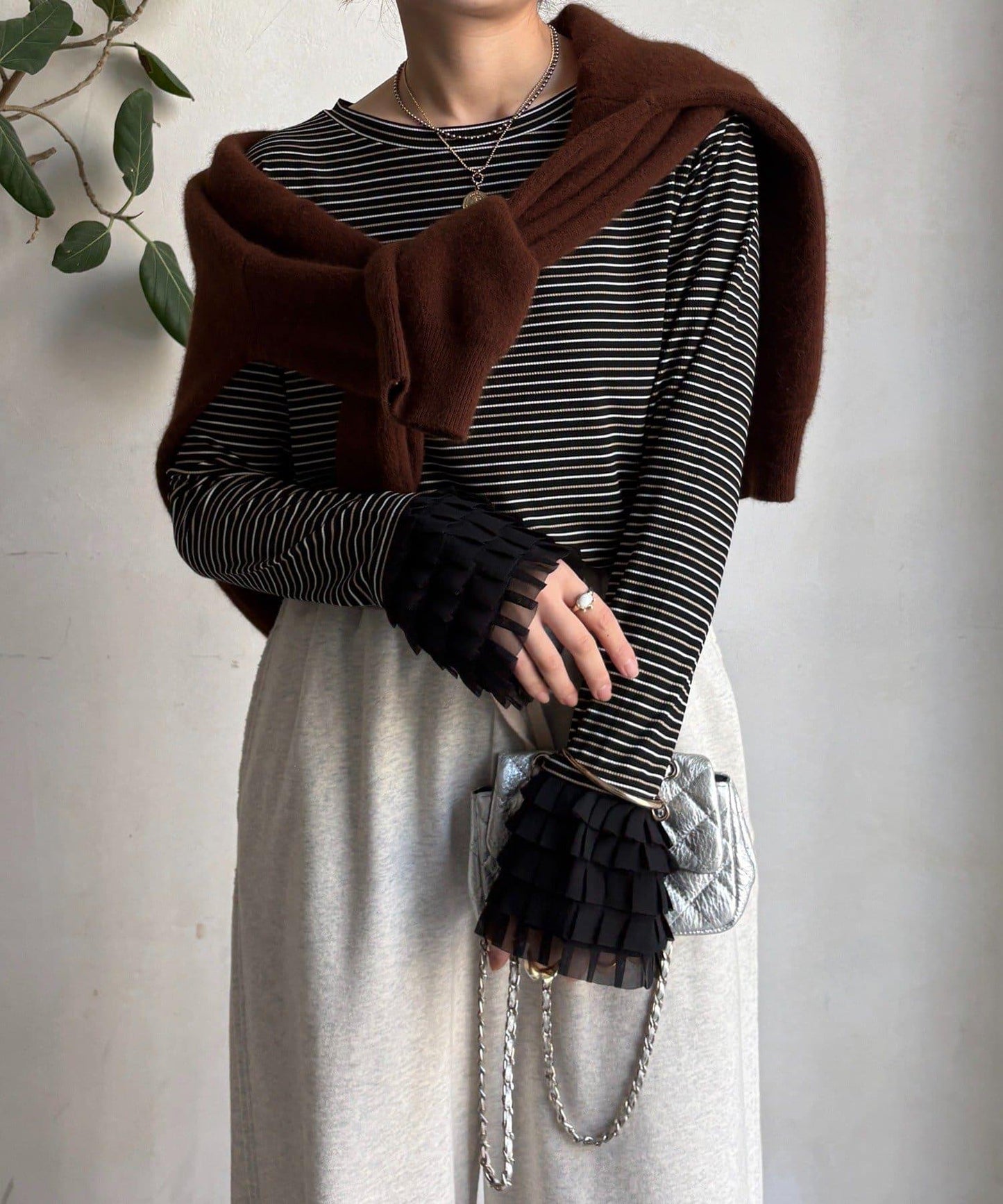 袖部荷葉邊上衣