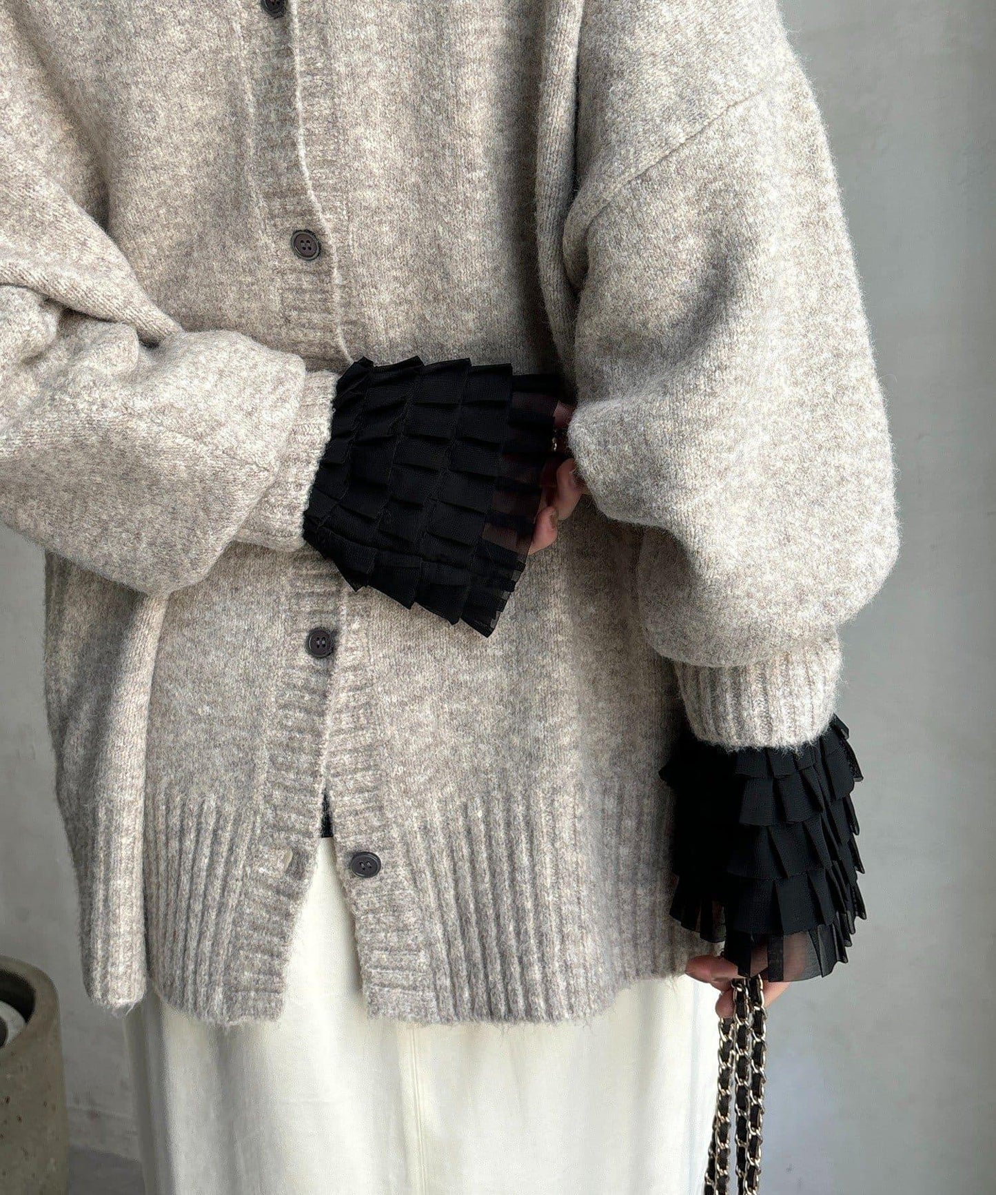 袖部荷葉邊上衣