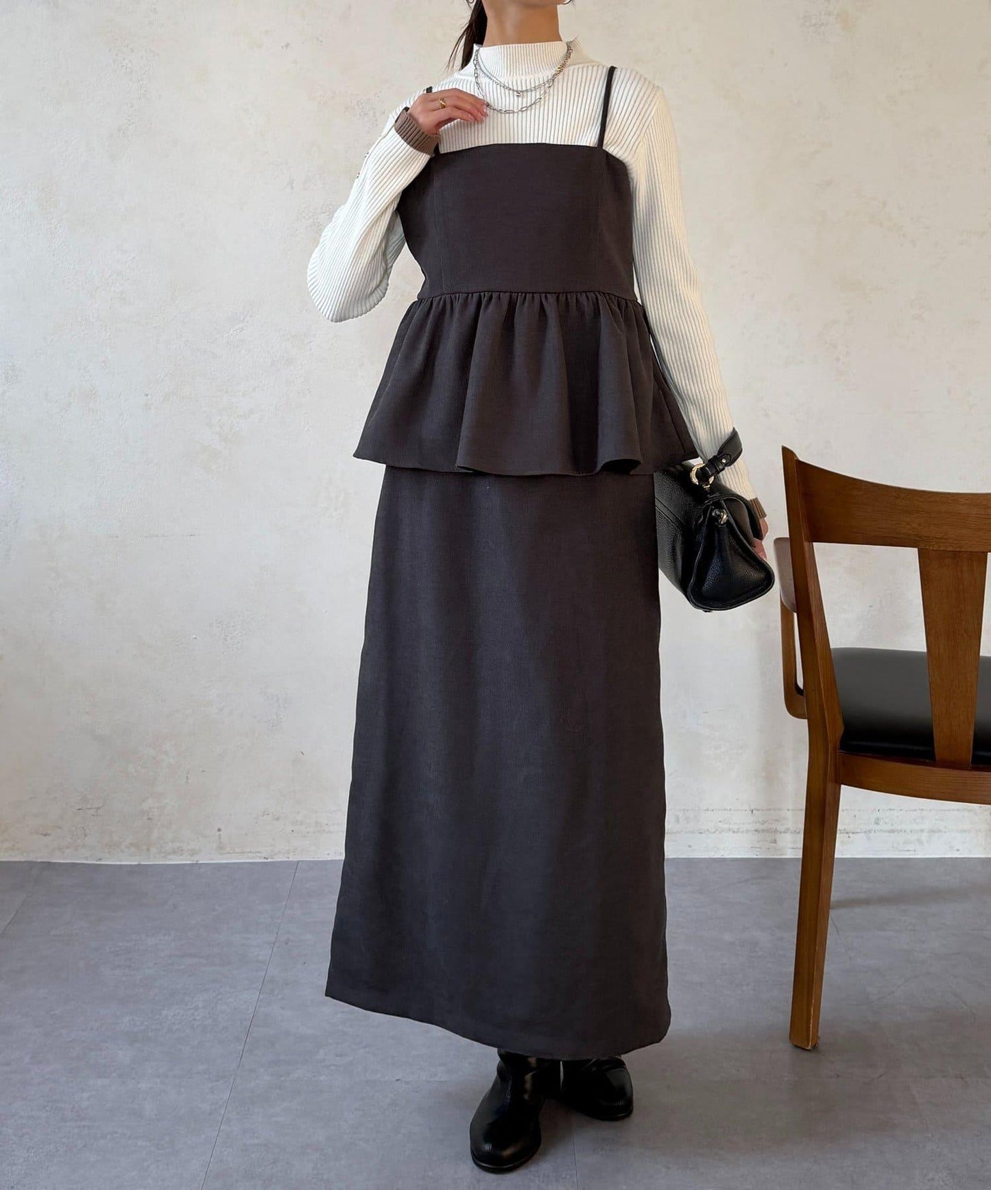 吊帶荷葉邊上衣×修身長裙