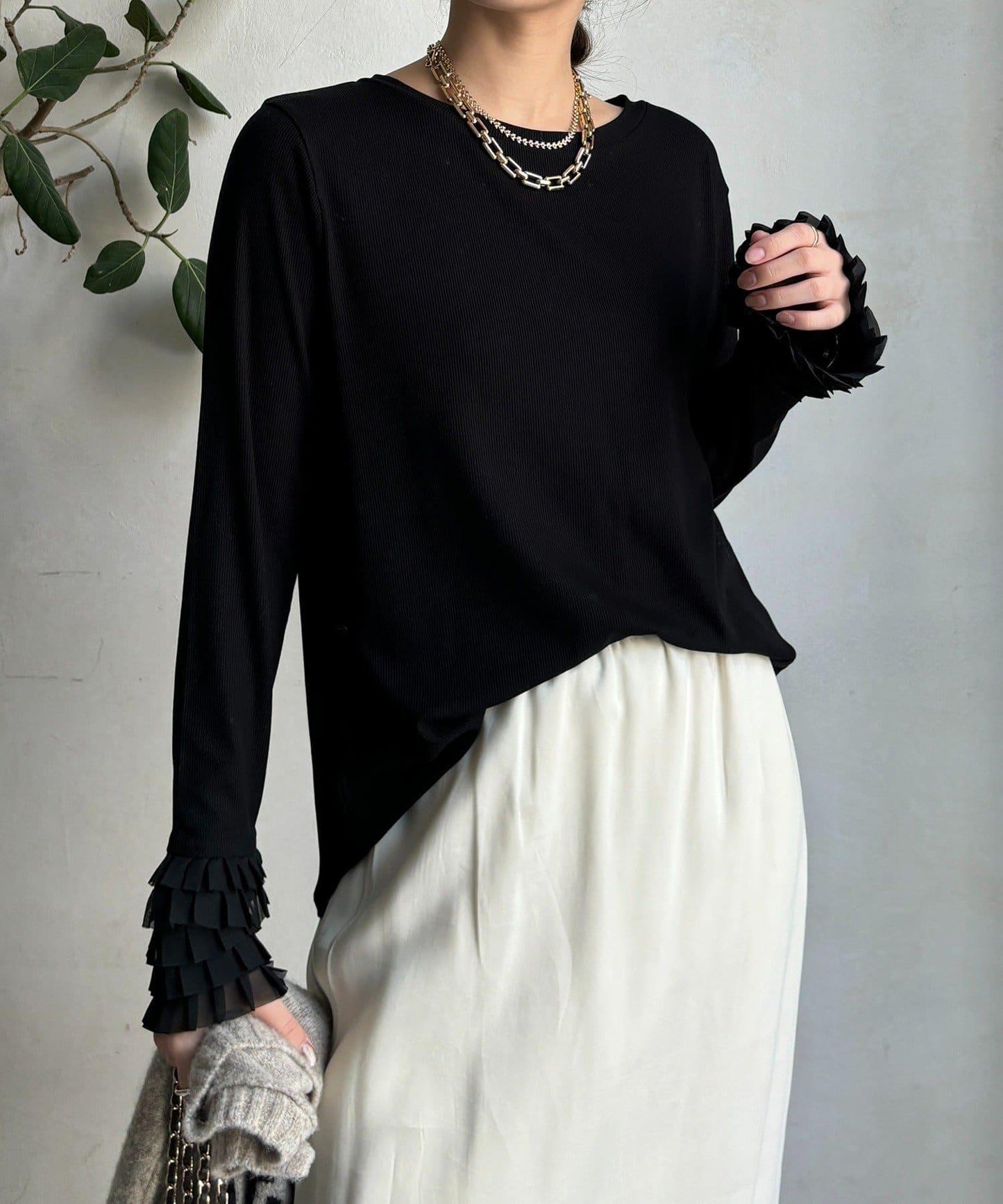 袖部荷葉邊上衣