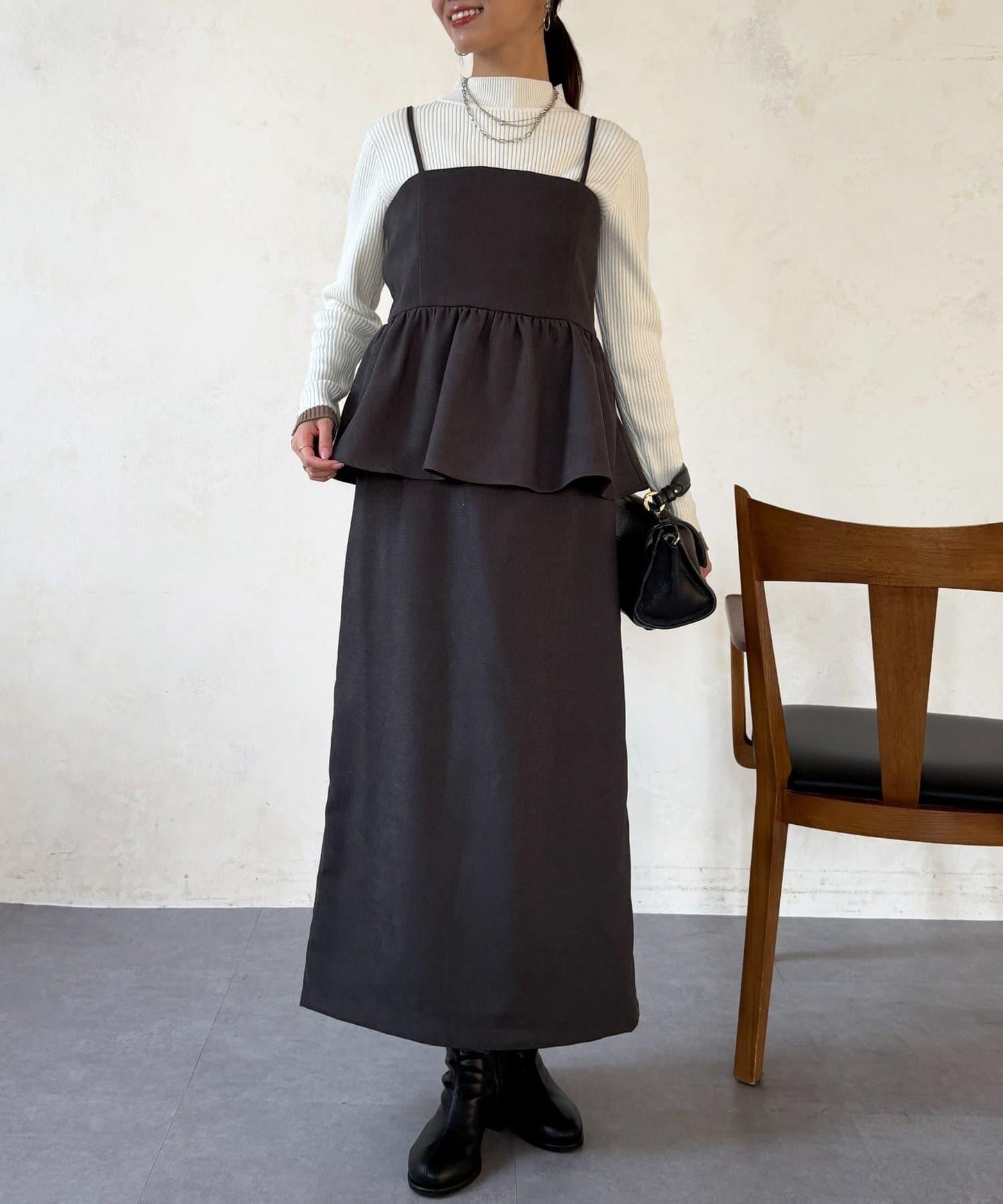 吊帶荷葉邊上衣×修身長裙