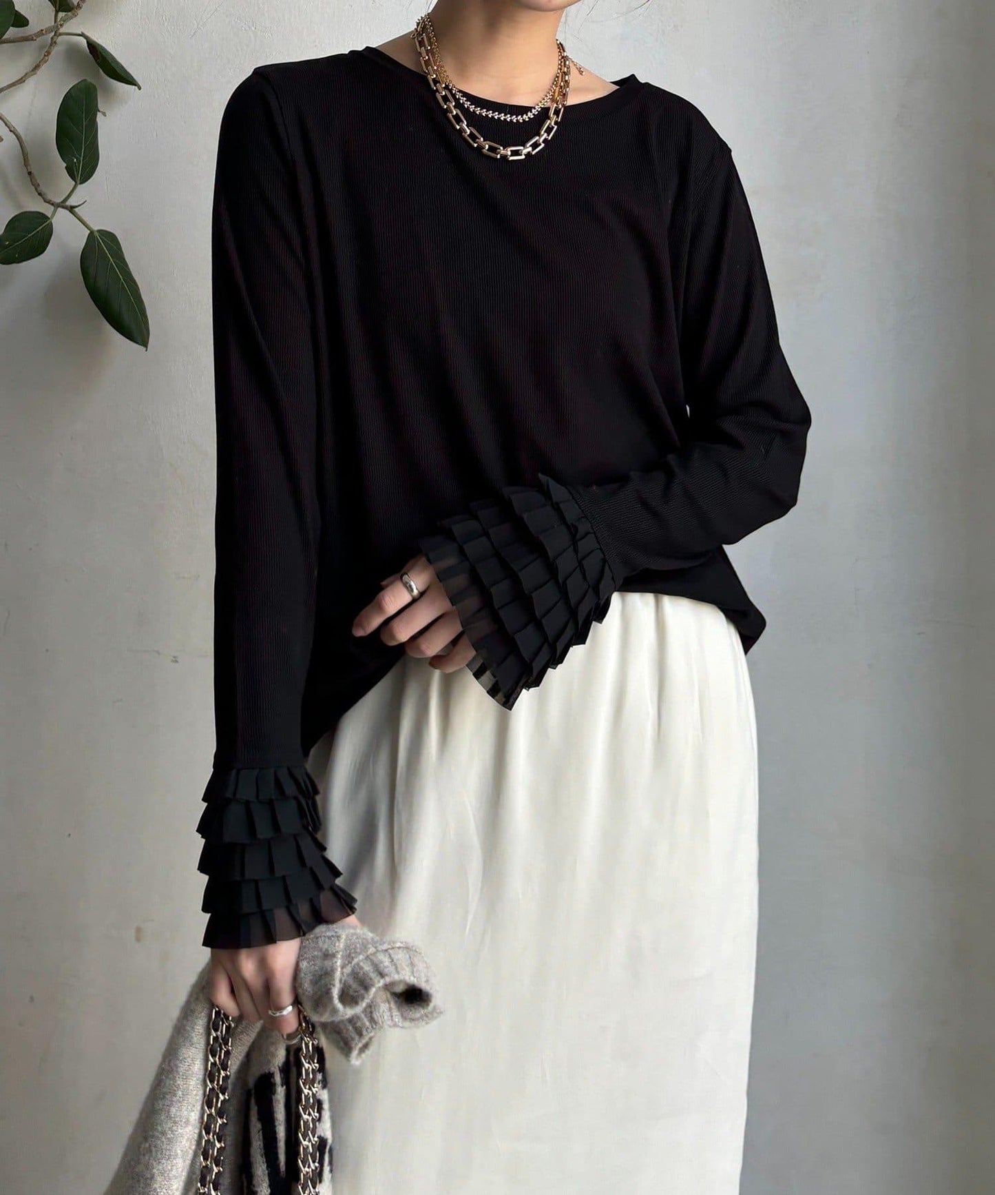 袖部荷葉邊上衣