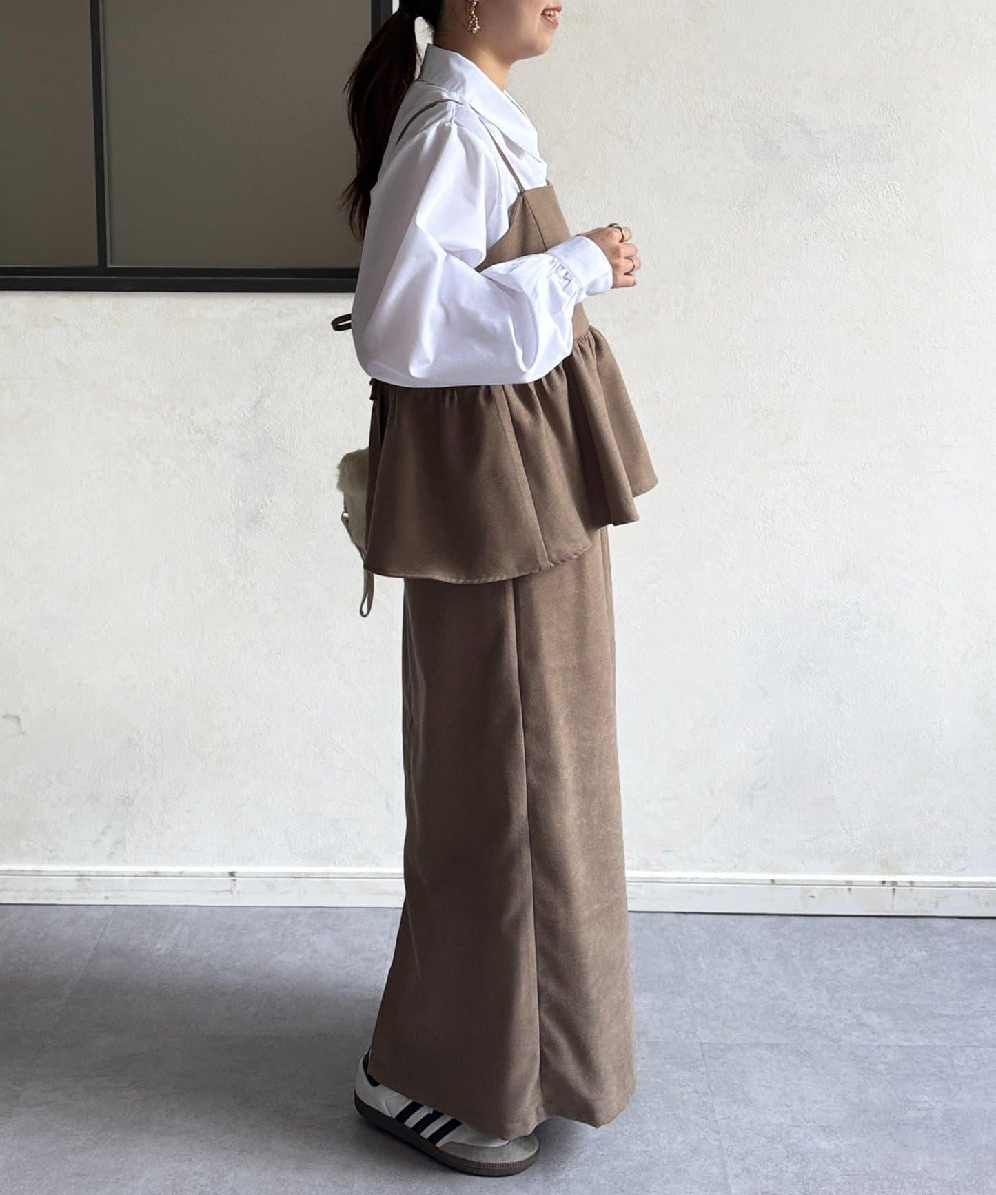 吊帶荷葉邊上衣×修身長裙