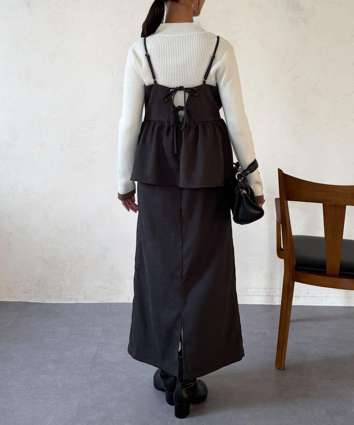 吊帶荷葉邊上衣×修身長裙