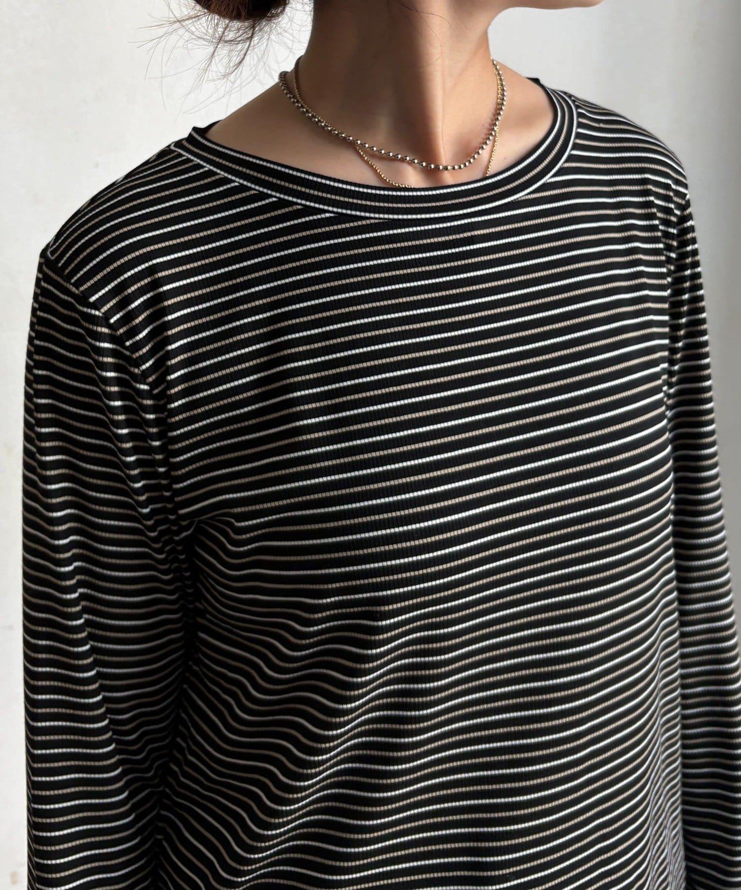 袖部荷葉邊上衣