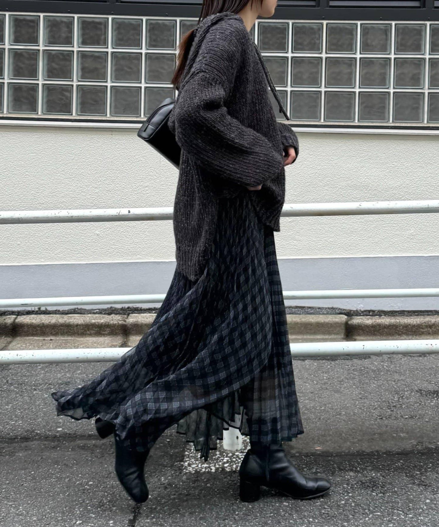 【也可作長款上衣】2WAY不規則下襬百褶格紋裙