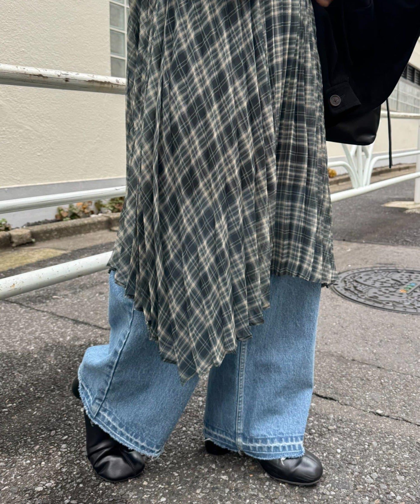 【也可作長款上衣】2WAY不規則下襬百褶格紋裙