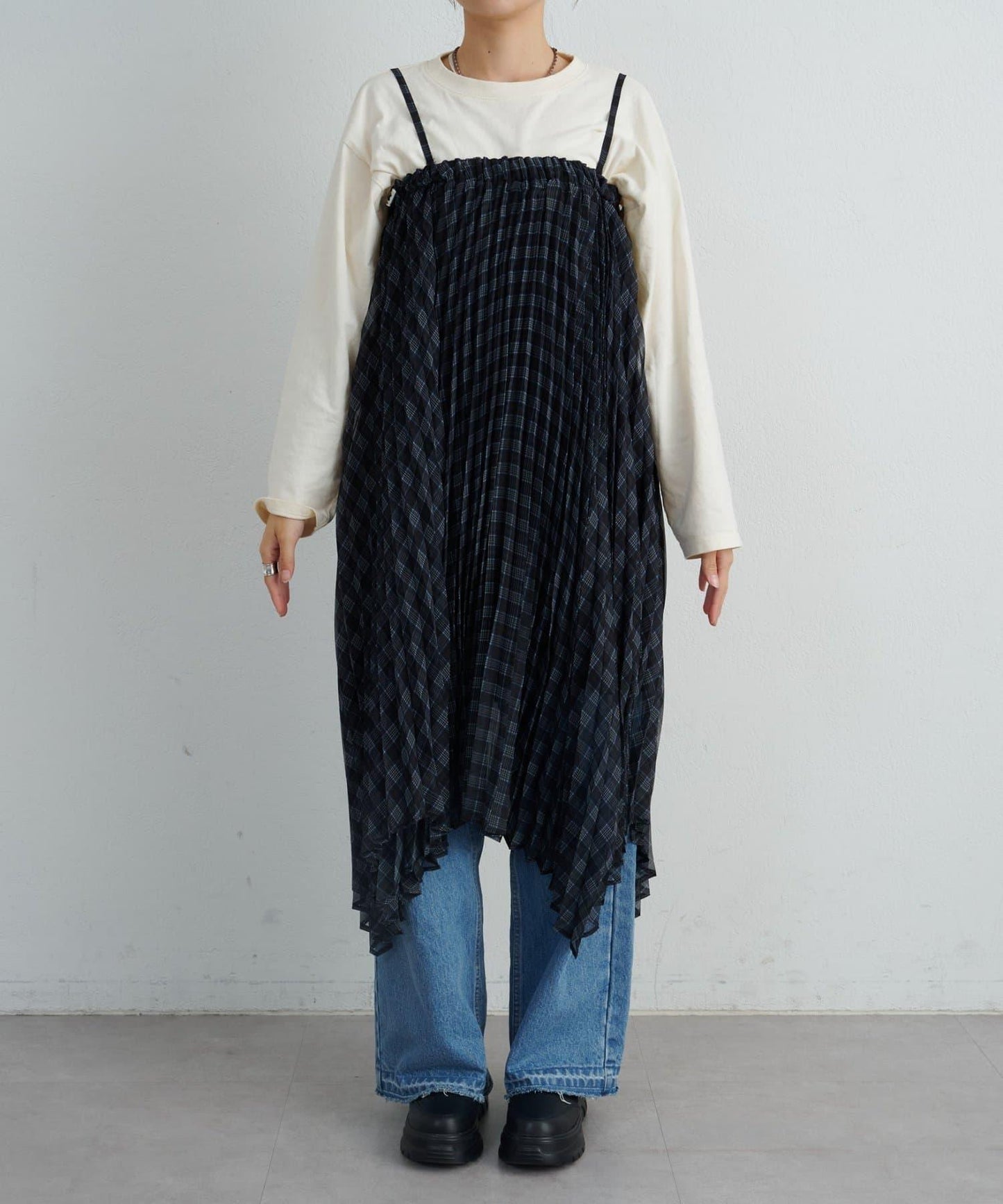 【也可作長款上衣】2WAY不規則下襬百褶格紋裙