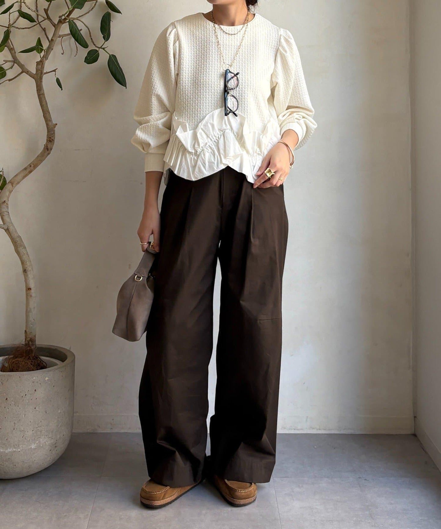 提花面料下襬荷葉邊上衣