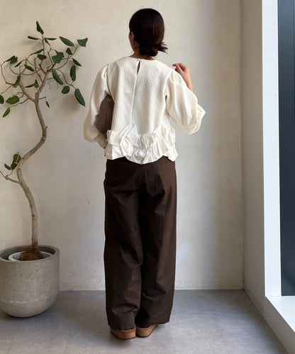 提花面料下襬荷葉邊上衣