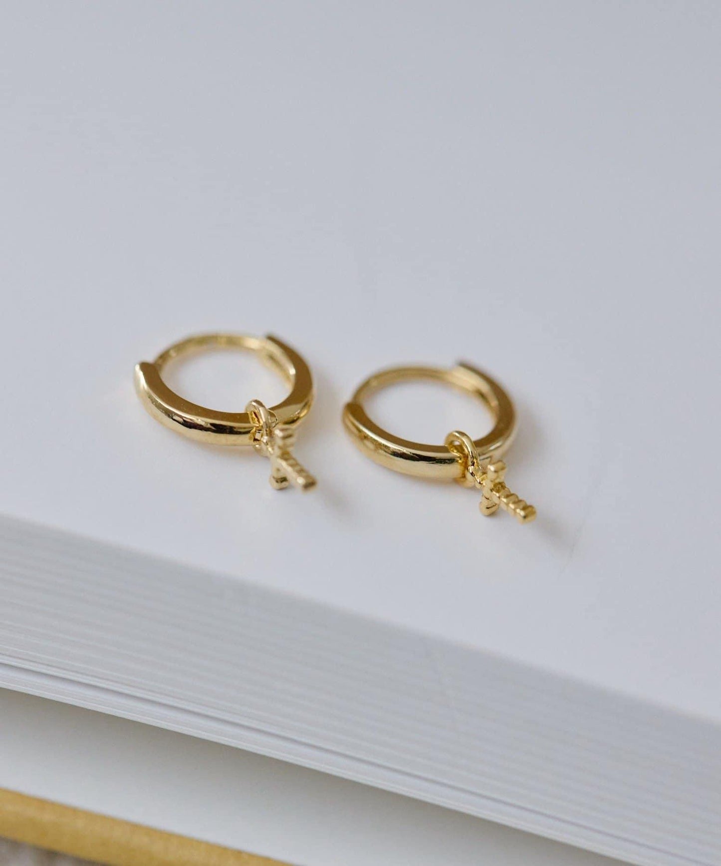 《/スターリングシルバー使用》帶擦銀布圓環耳環