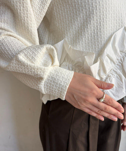 提花面料下襬荷葉邊上衣