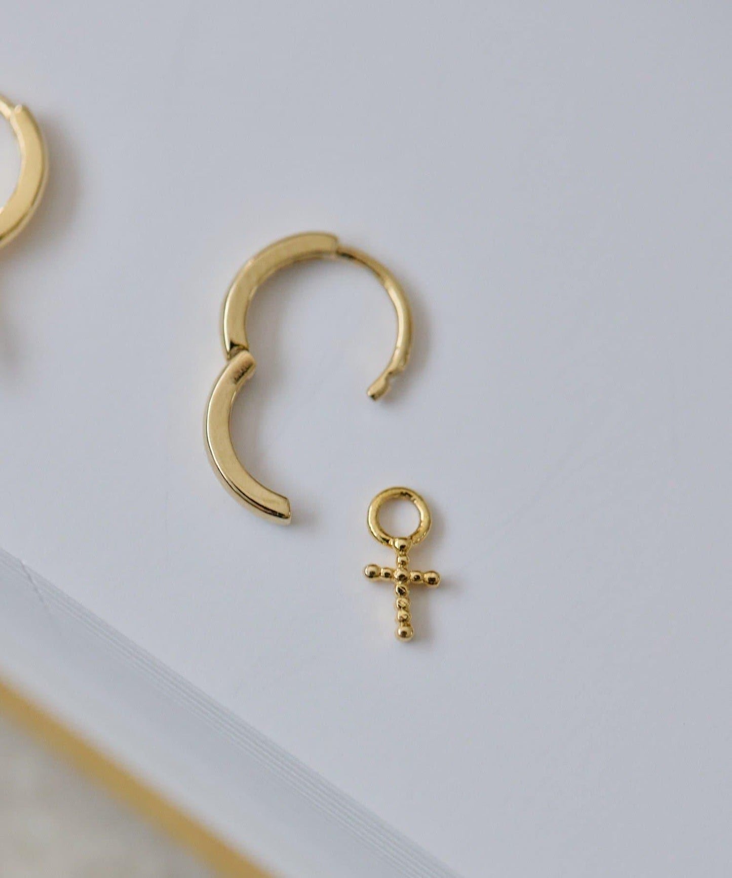 《/スターリングシルバー使用》帶擦銀布圓環耳環