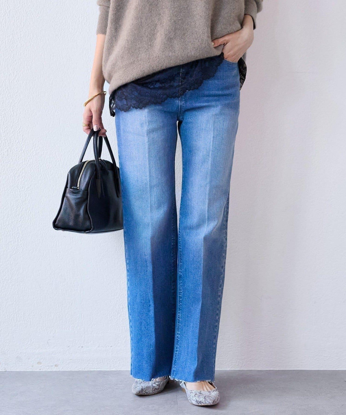 【舒適穿著感】中線壓褶牛仔褲