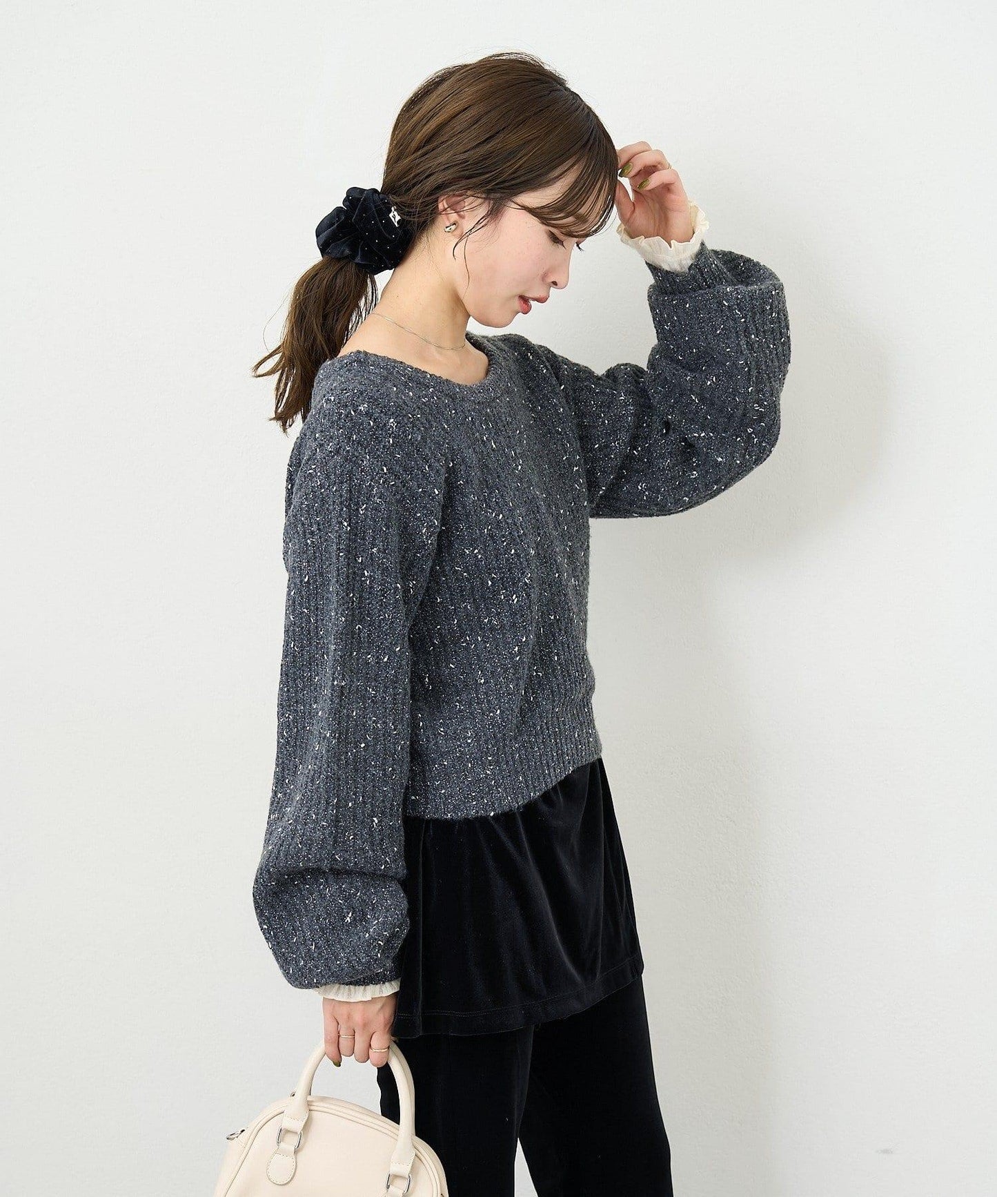 【前後兩穿】B 閃粉後開衩套頭衫