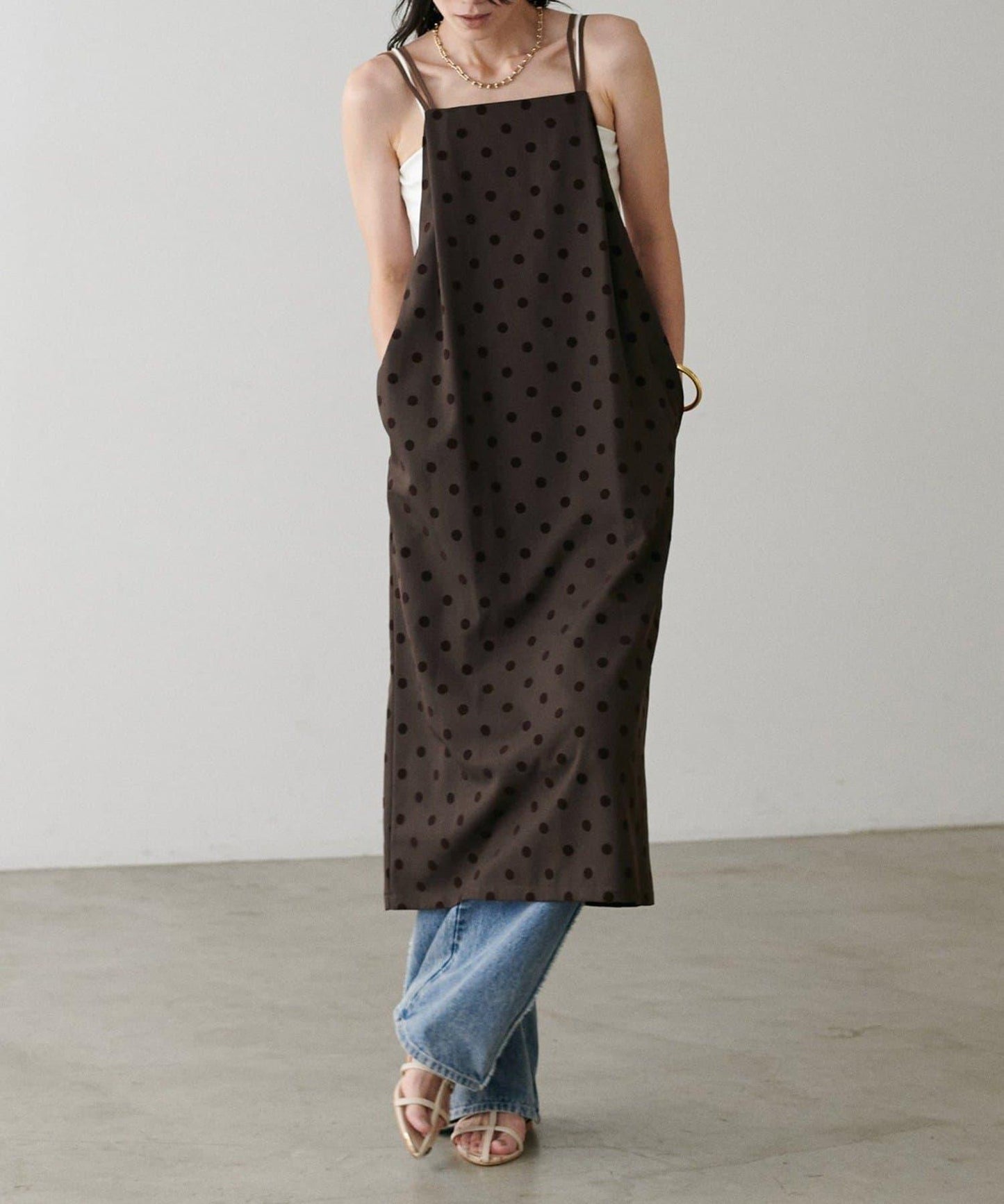 【LARUTA】斜紋植絨波點吊帶連衣裙