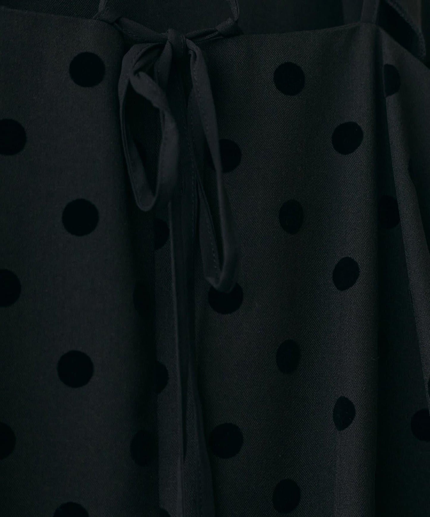 【LARUTA】斜紋植絨波點吊帶連衣裙