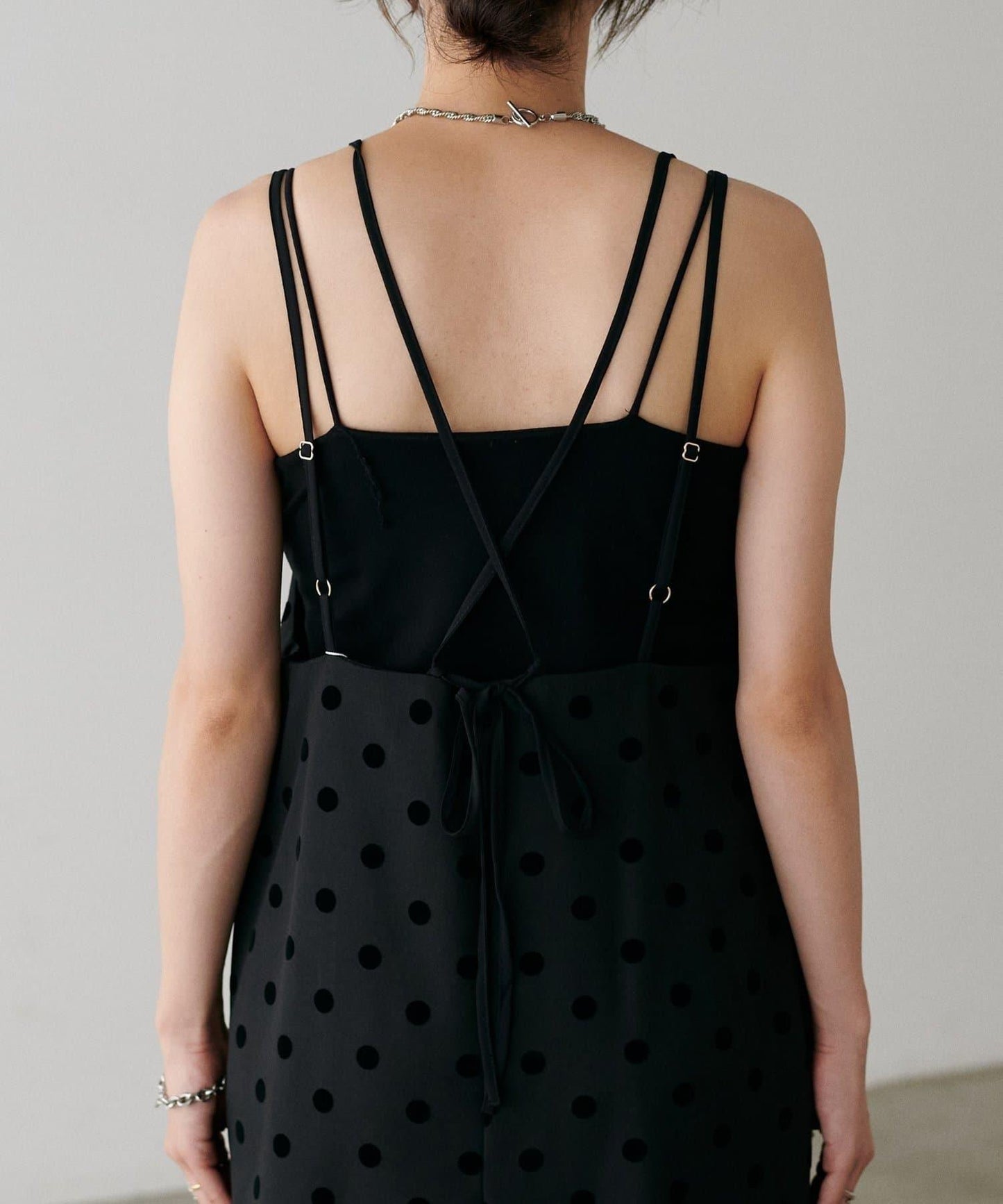 【LARUTA】斜紋植絨波點吊帶連衣裙