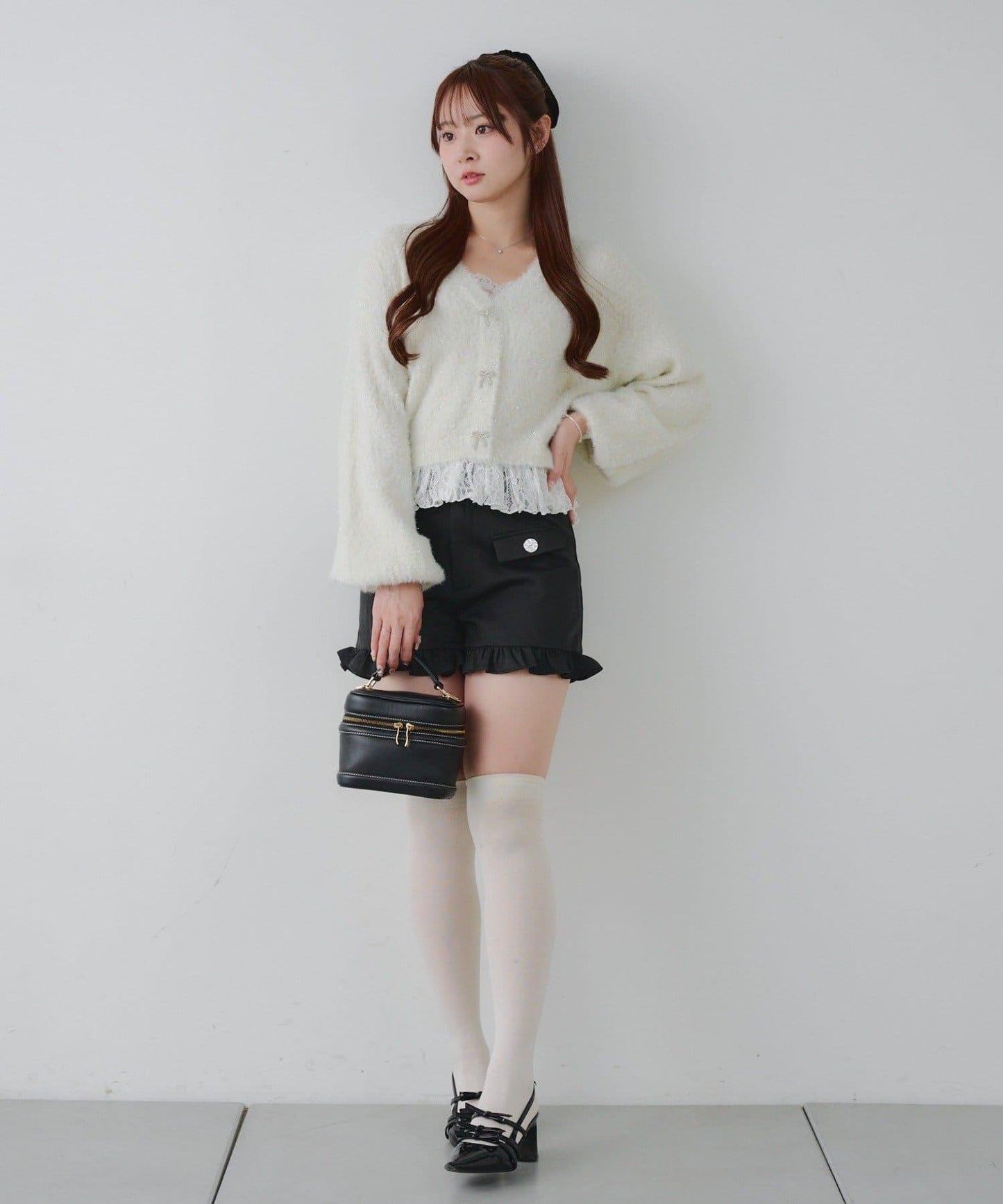 亮片羽毛紗拼接蕾絲下襬開衫