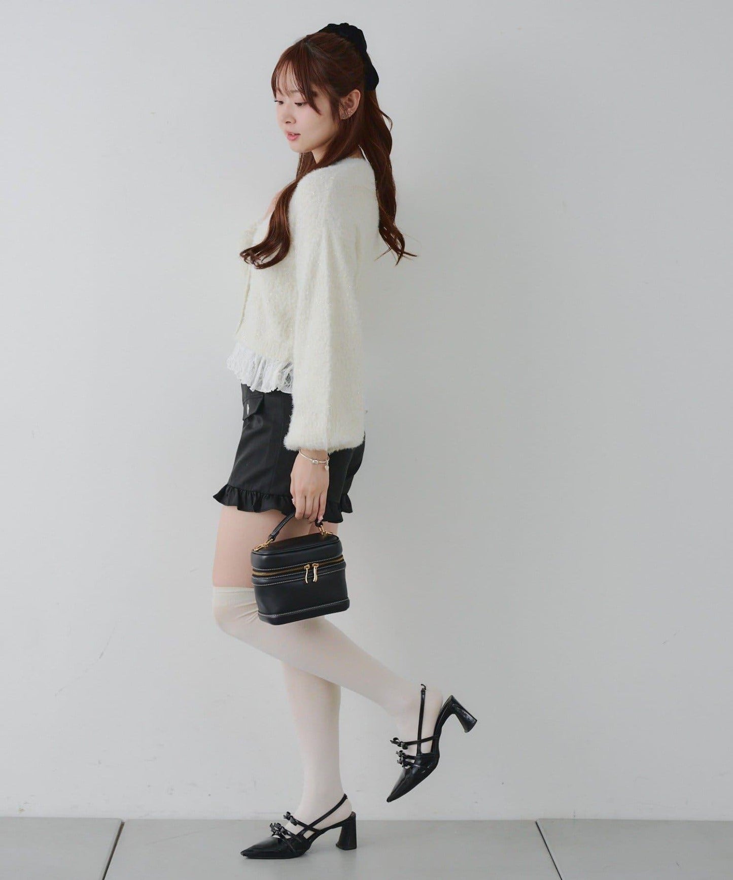 亮片羽毛紗拼接蕾絲下襬開衫