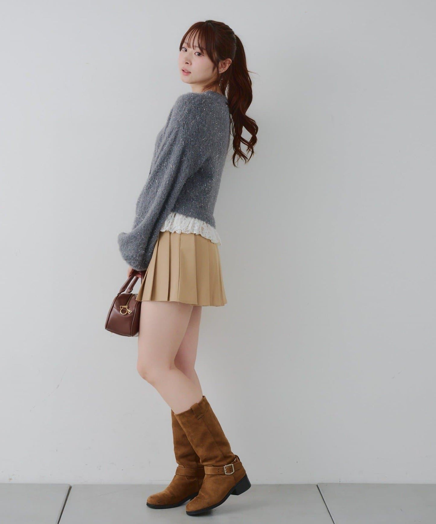 亮片羽毛紗拼接蕾絲下襬開衫