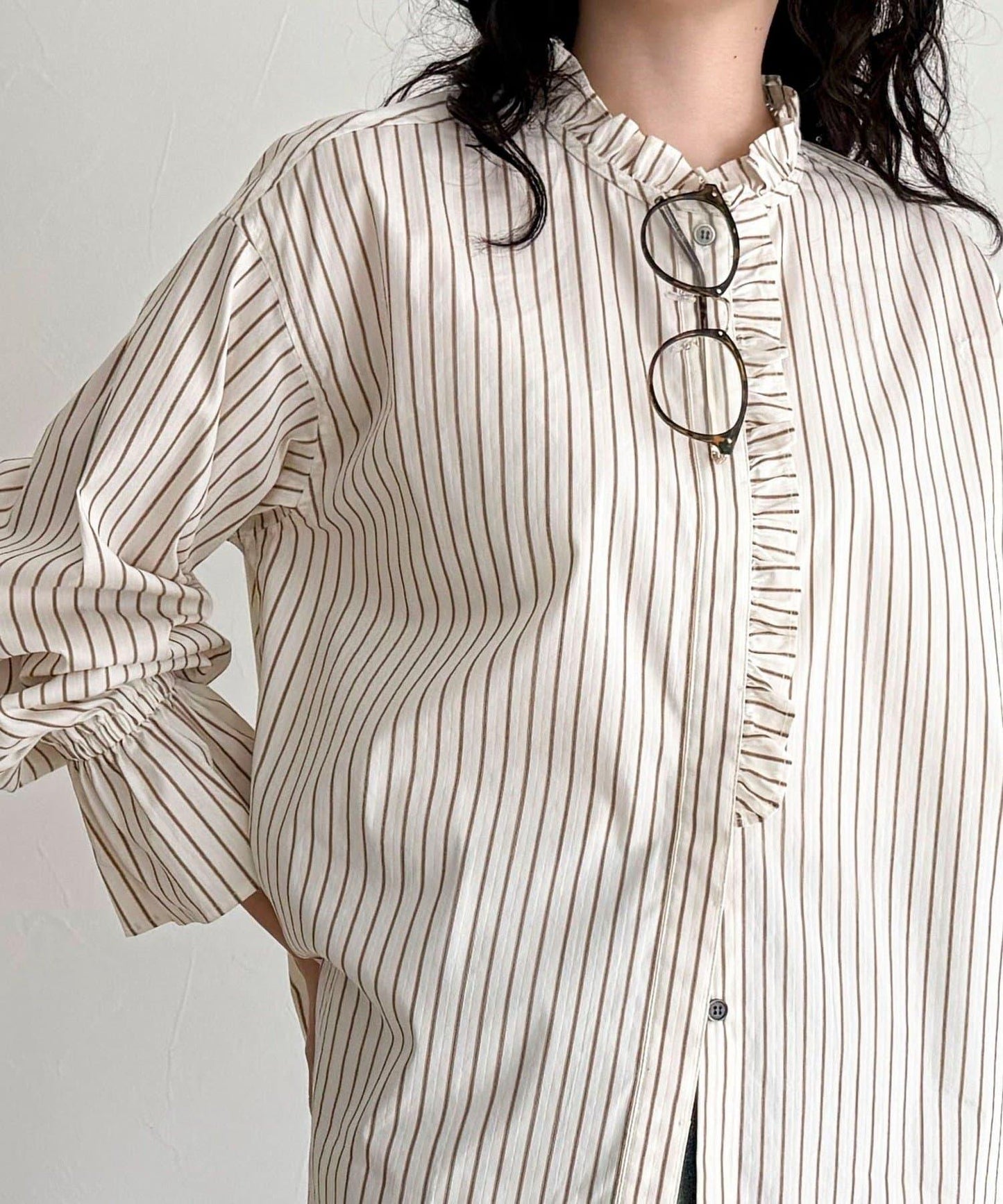 荷葉邊設計襯衫