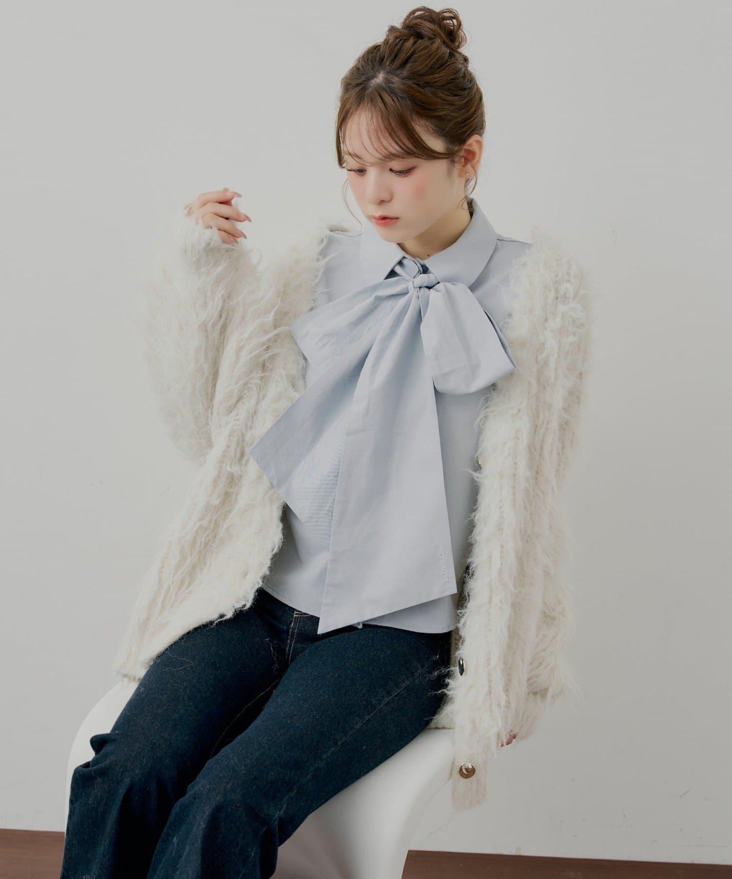 【SALON by Chico】帶蝴蝶結蕾絲設計襯衫