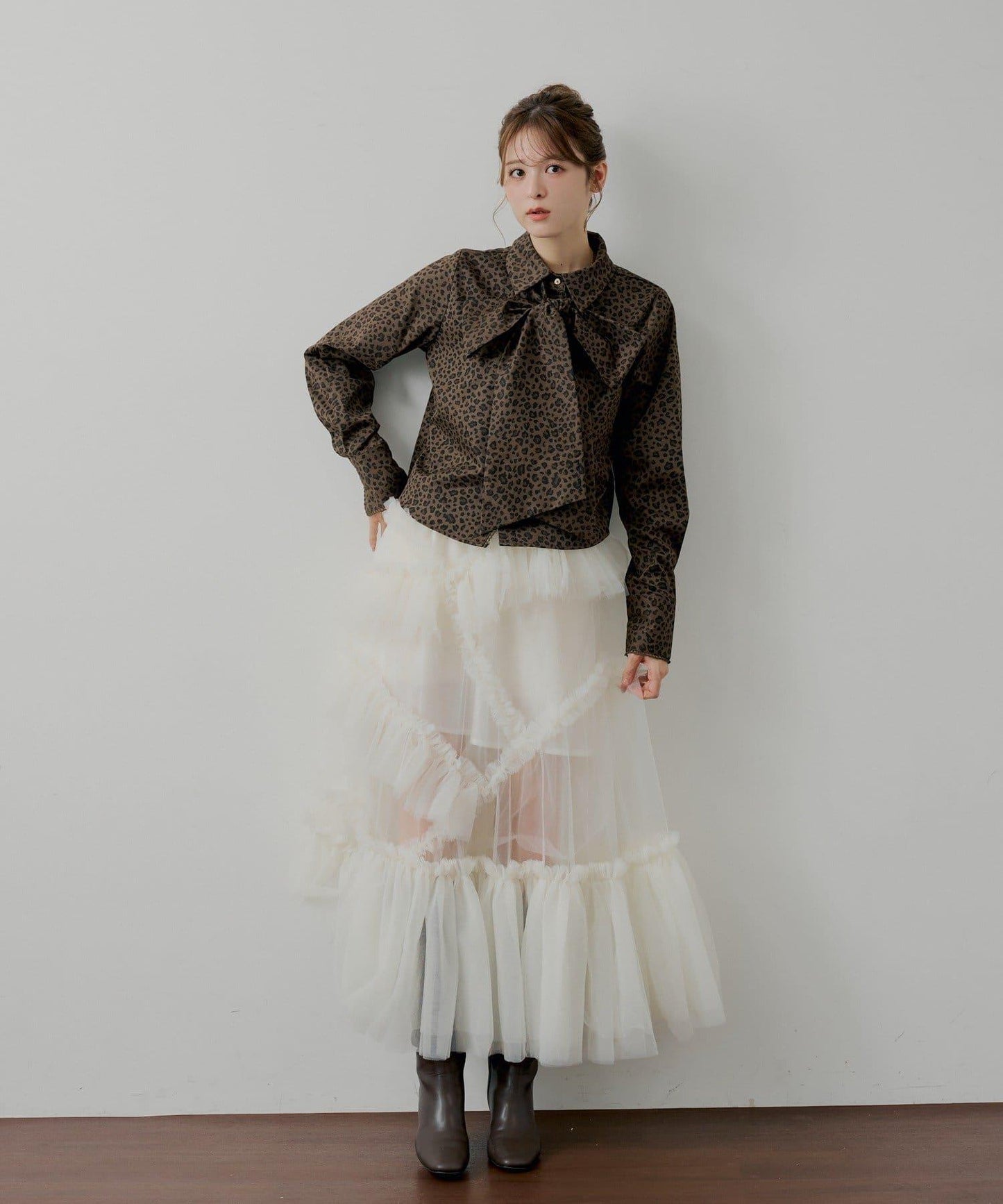 【SALON by Chico】帶蝴蝶結蕾絲設計襯衫