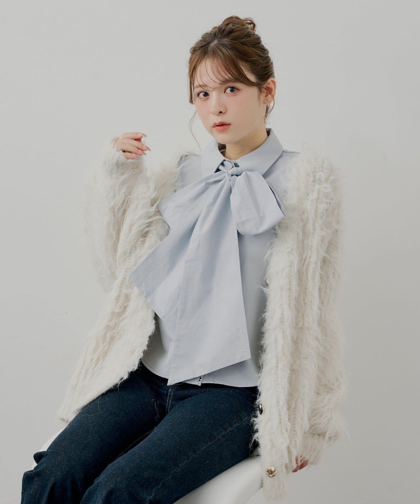 【SALON by Chico】帶蝴蝶結蕾絲設計襯衫