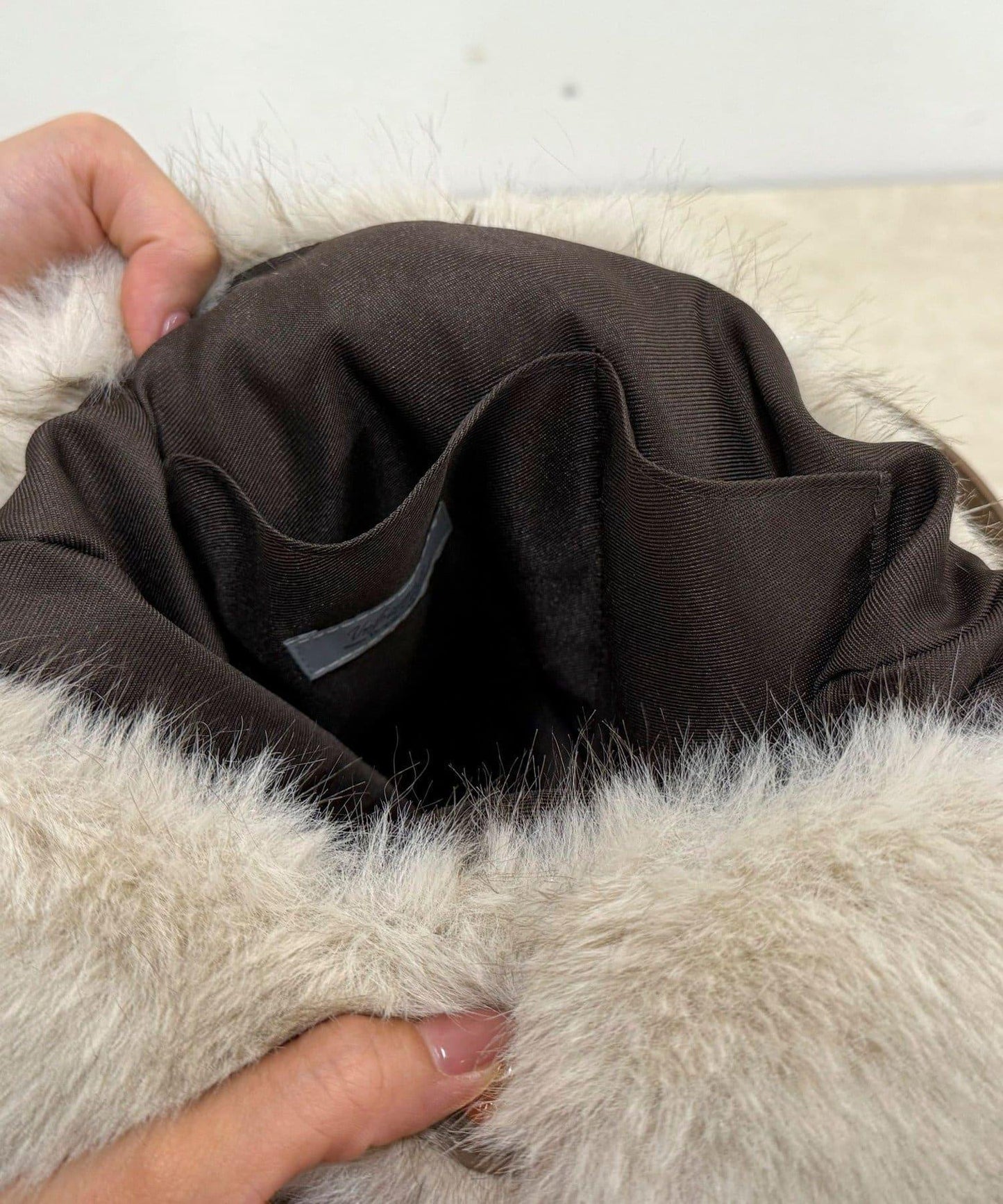 帶扣單手柄毛絨托特包