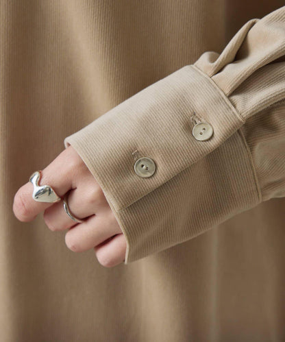 金屬紐扣燈芯絨襯衫