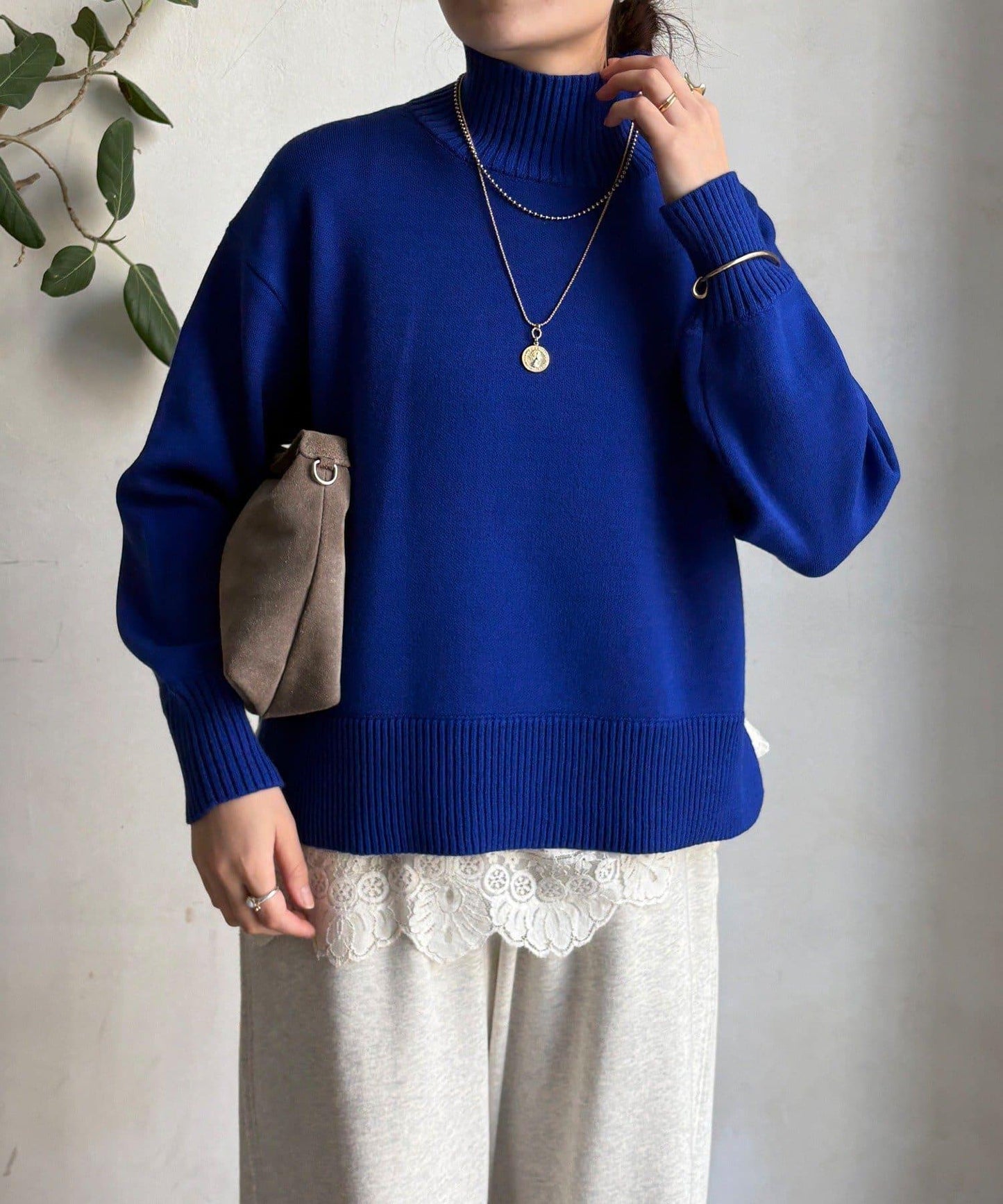 側開叉高領針織衫