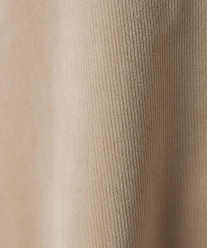 金屬紐扣燈芯絨襯衫