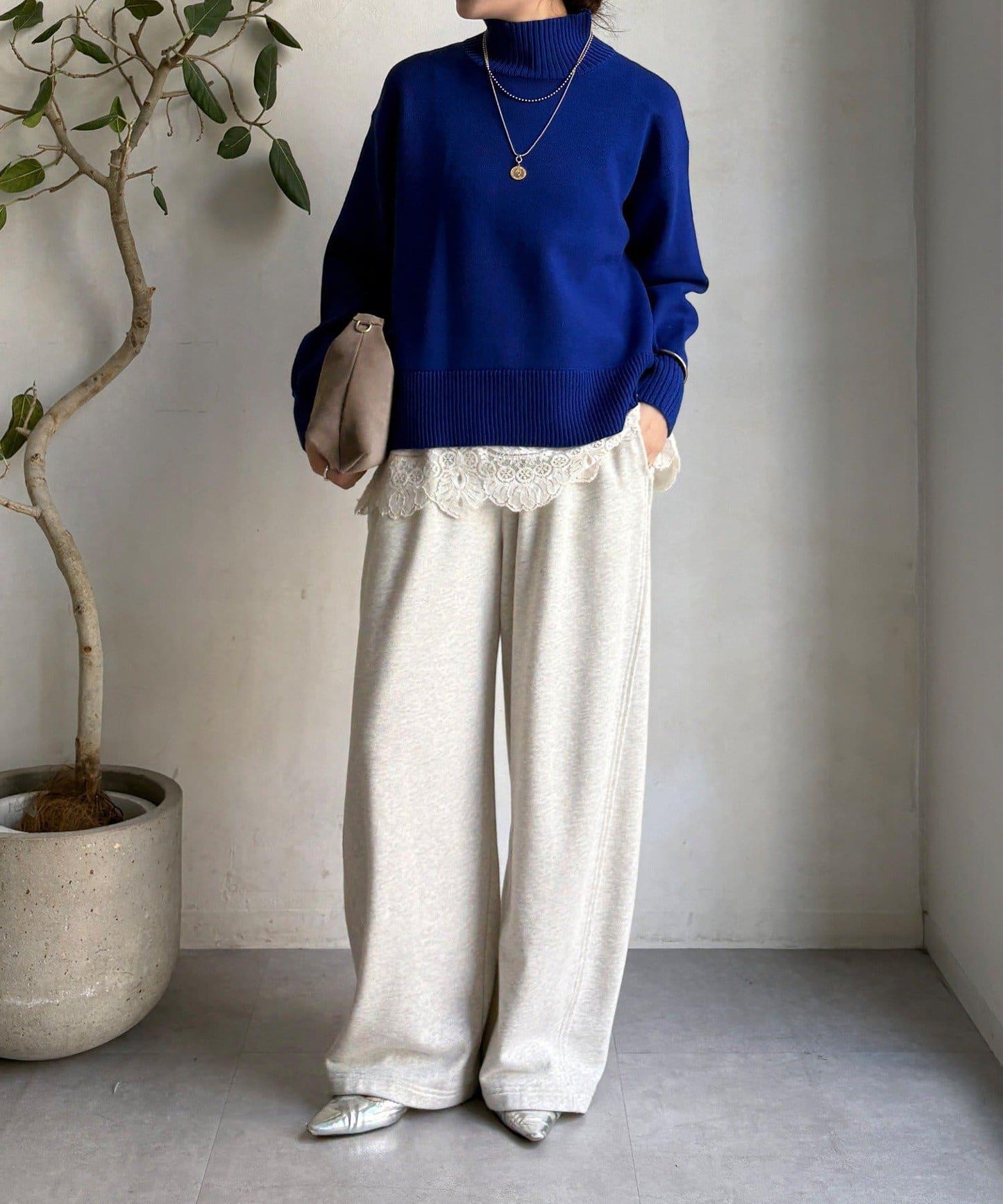 側開叉高領針織衫