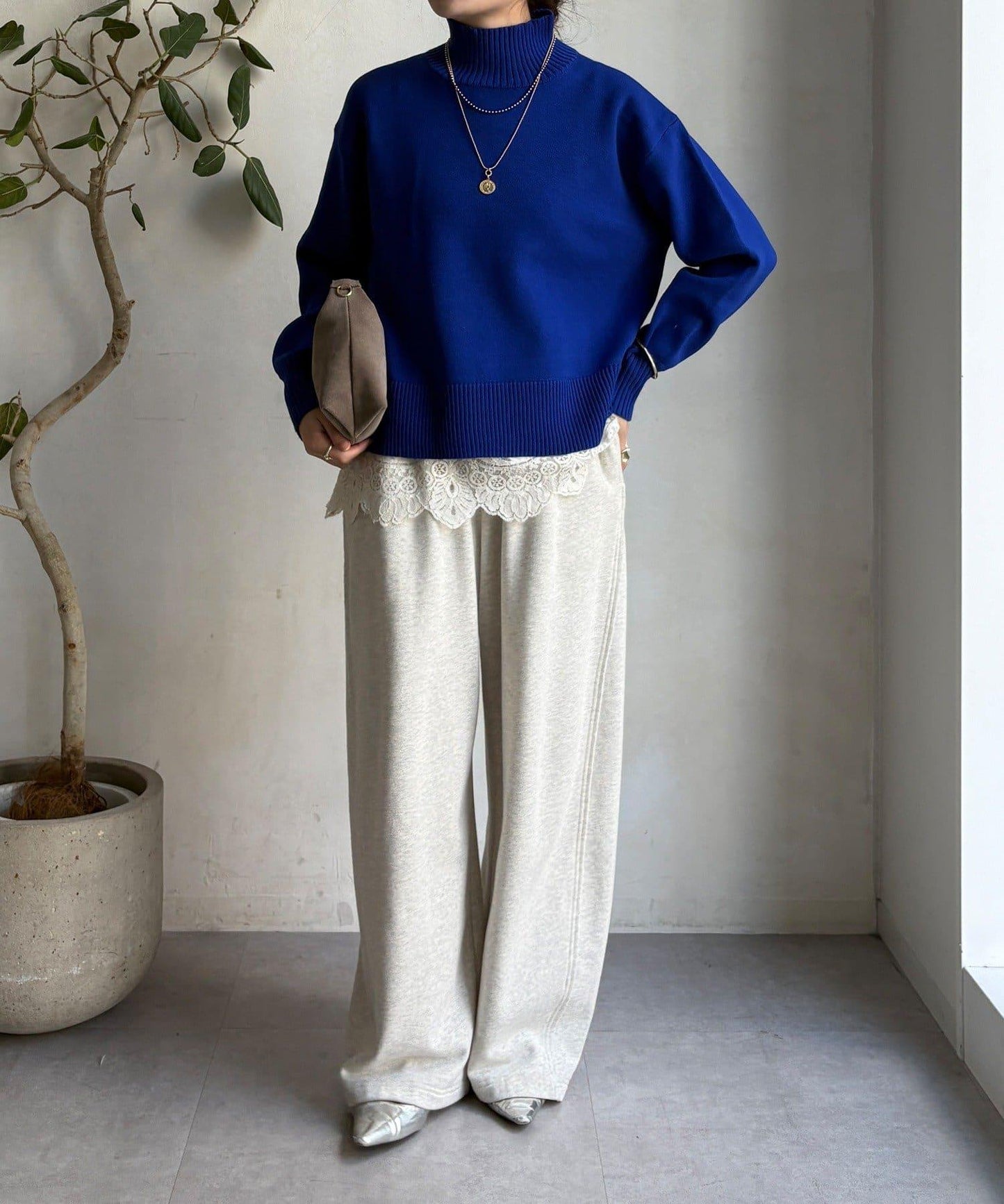 側開叉高領針織衫