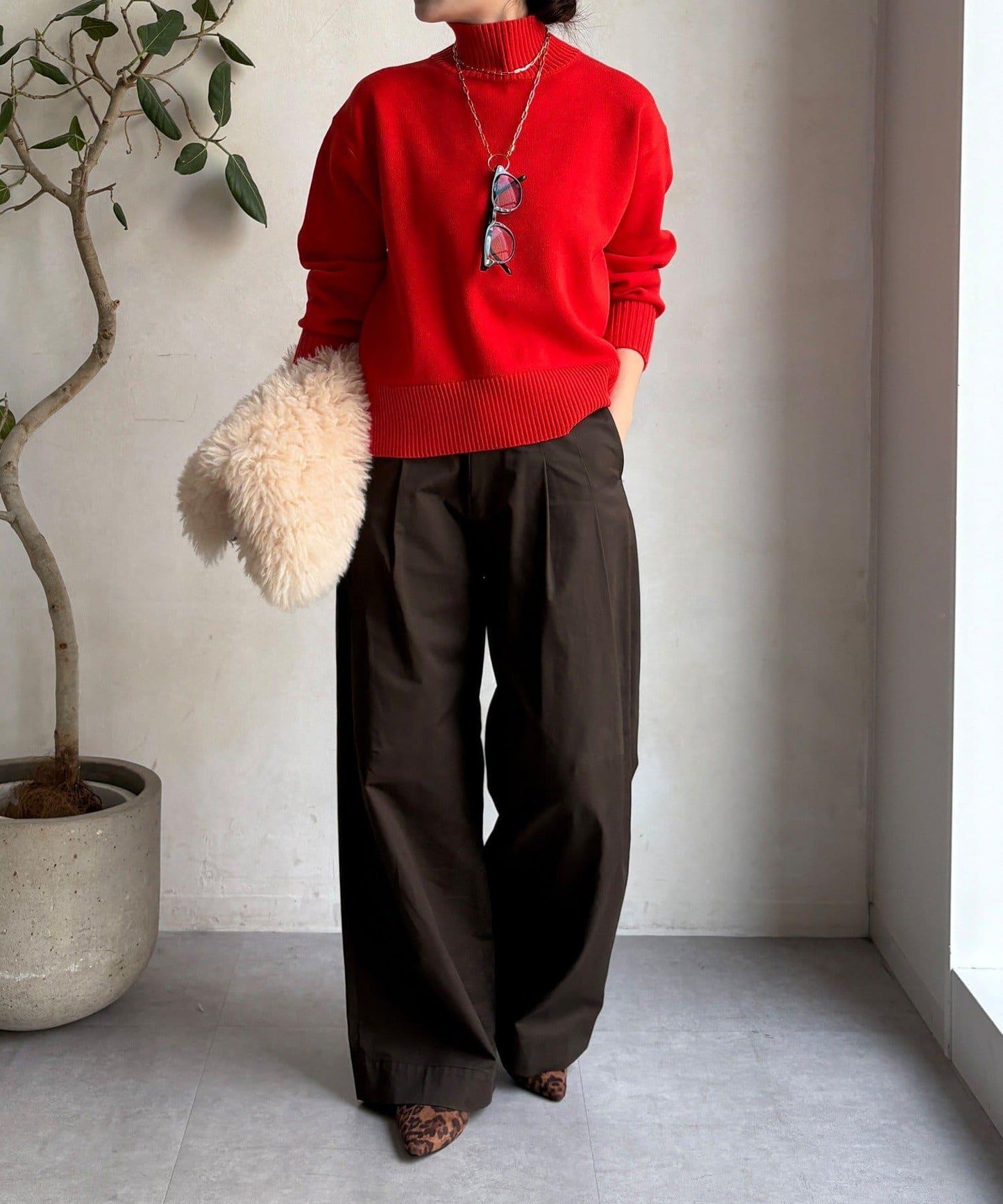 側開叉高領針織衫