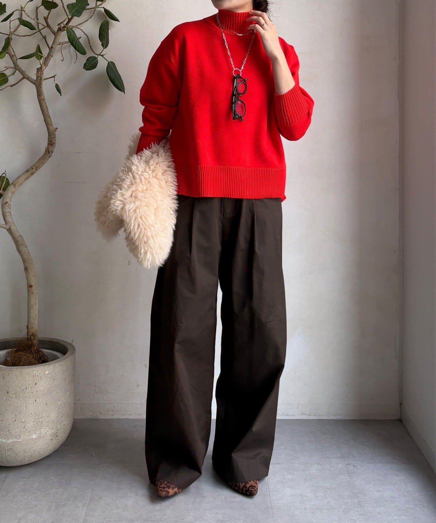 側開叉高領針織衫