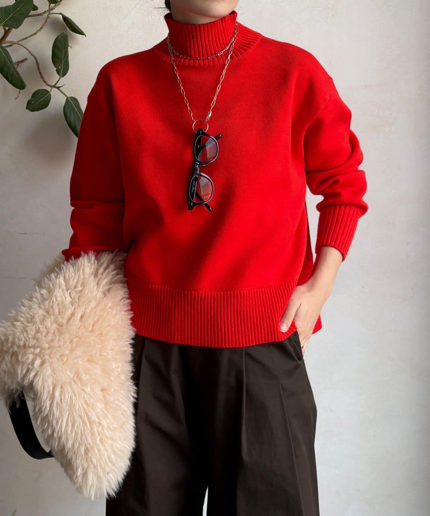 側開叉高領針織衫