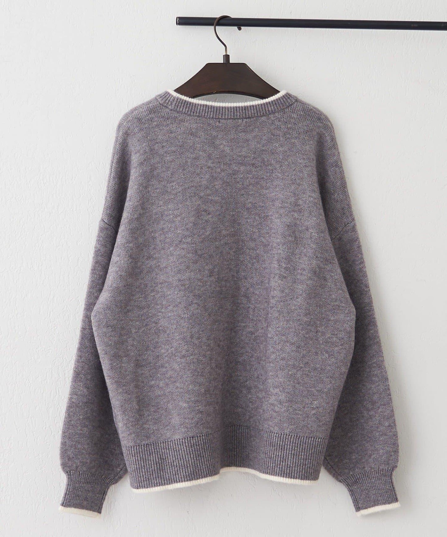 【NAO】繡花字母標誌套頭衫