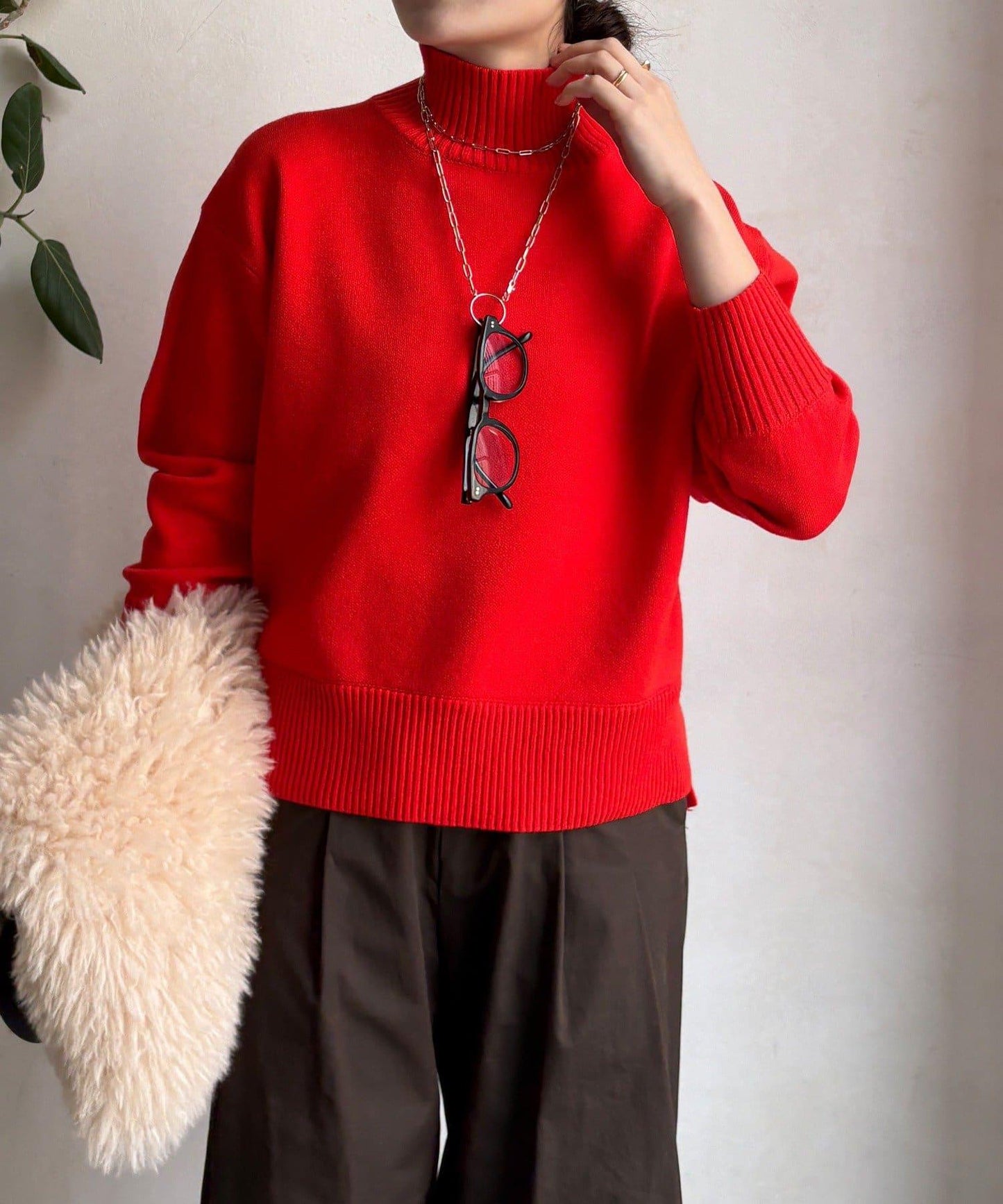 側開叉高領針織衫