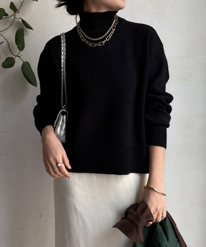 側開叉高領針織衫