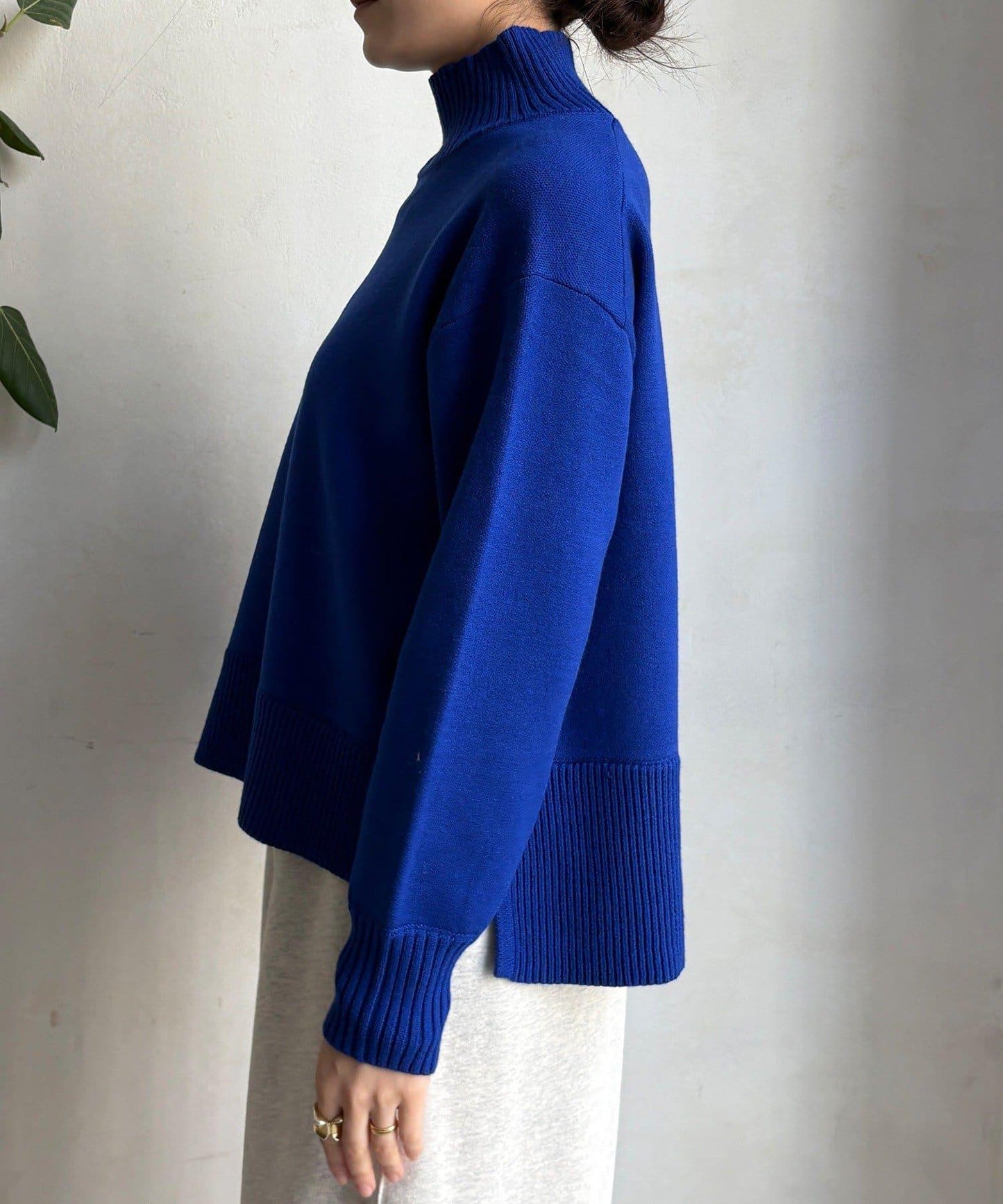 側開叉高領針織衫