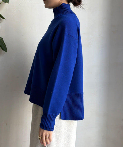 側開叉高領針織衫
