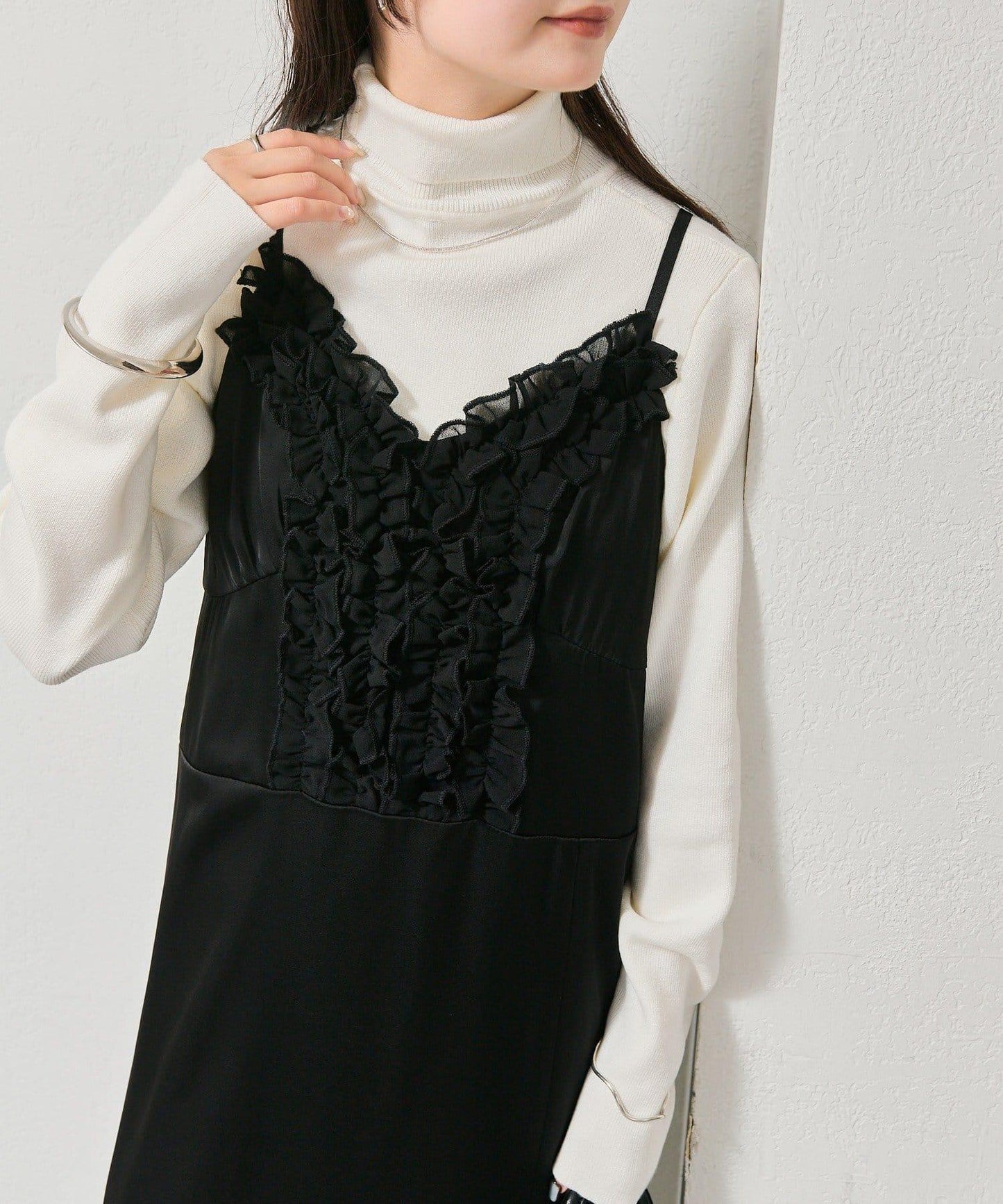 荷葉邊設計吊帶連衣裙