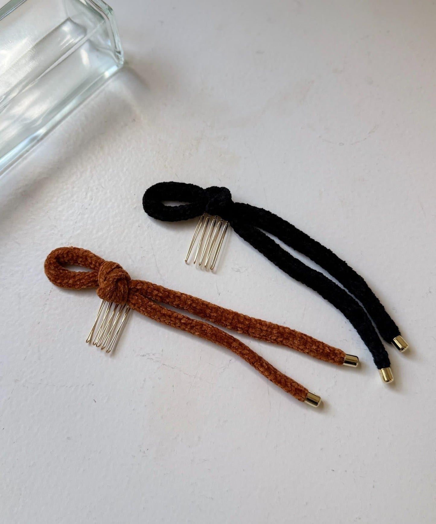 天鵝絨側邊蝴蝶結髮飾