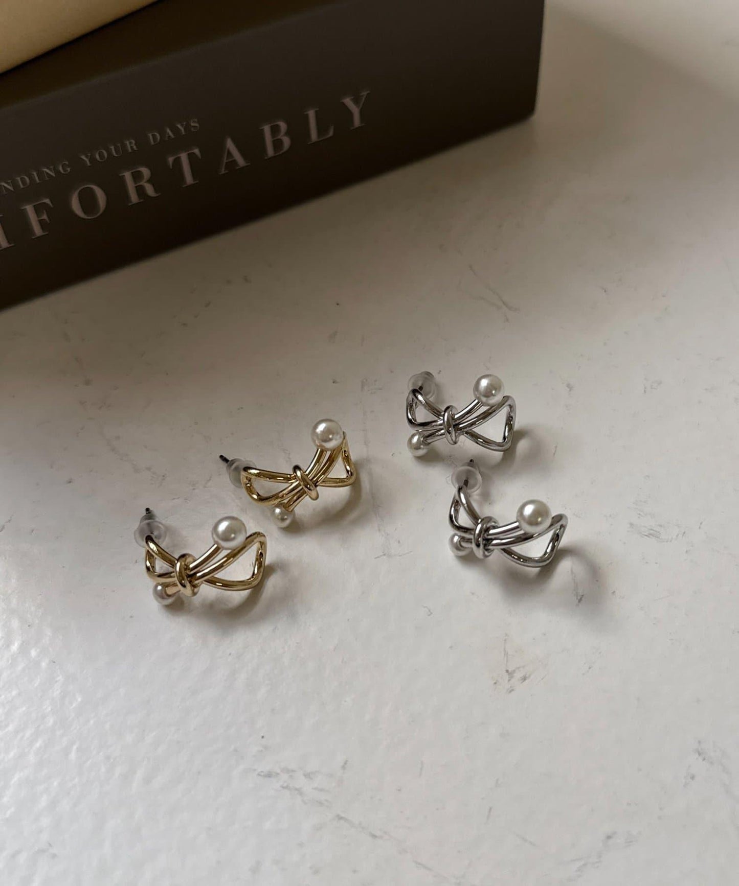 珍珠蝴蝶結風格耳環